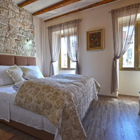 Cozy In * Ρόβινι
